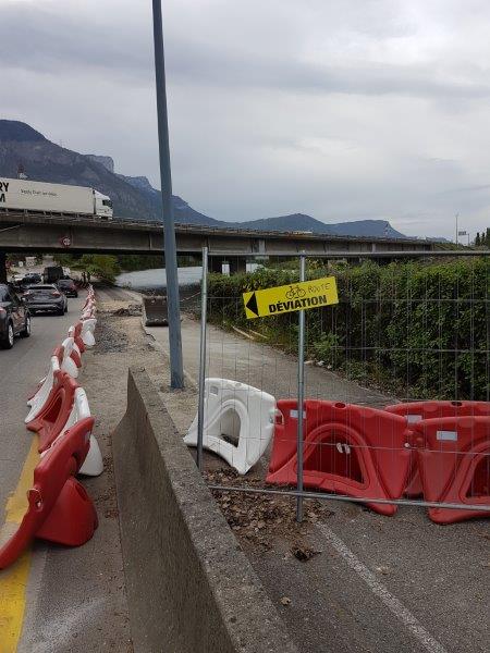 Travaux d’Elargissement de l’A480 : AREA met les cyclistes et piétons en danger !