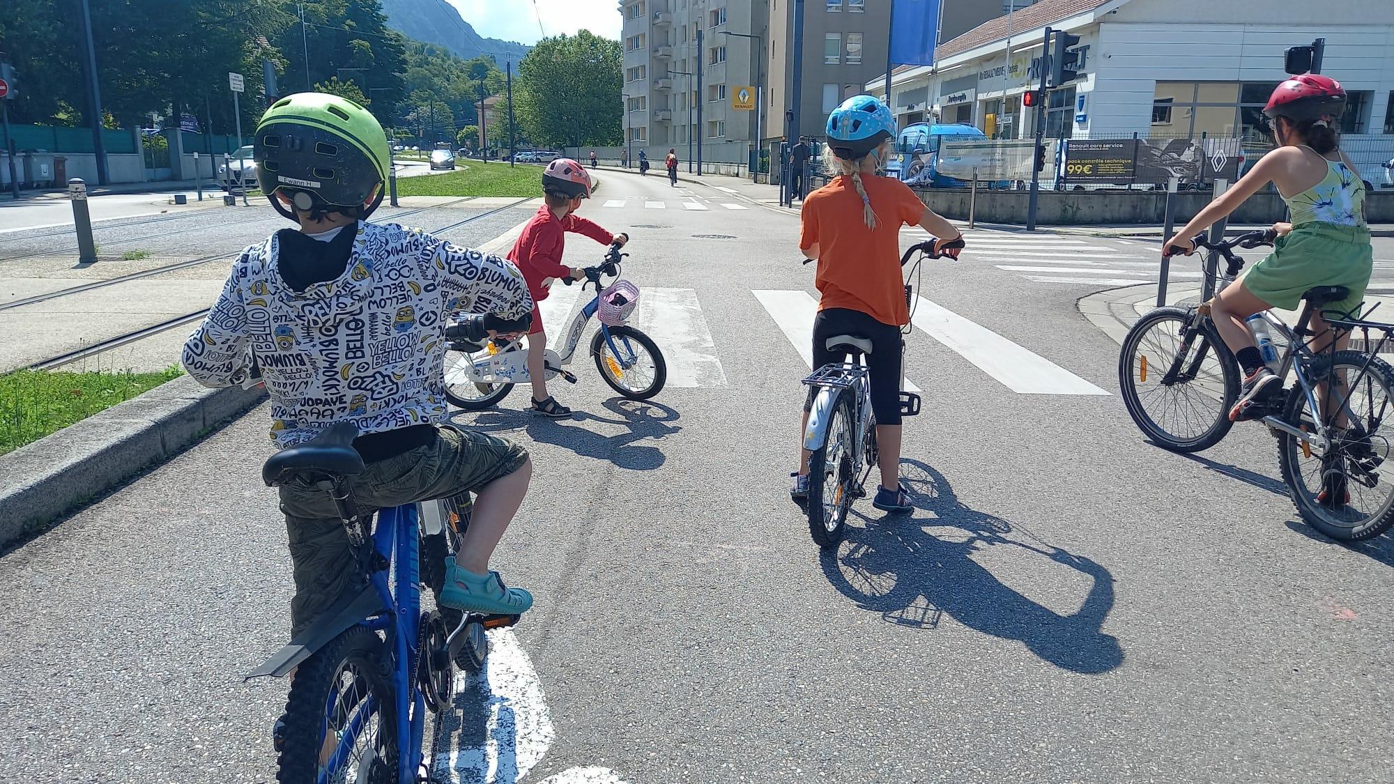 Mai à vélo dans l’agglo : l’ADTC sera présente aux Fêtes du Vélo de Seyssinet, Pont-de-Claix et Grenoble